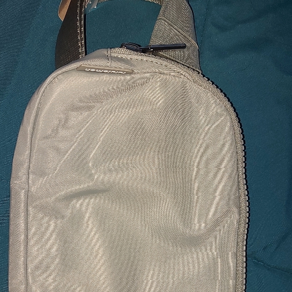 Lululemon Everywhere Belt Bag